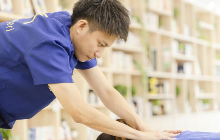 ③【中途】柔道整復師・募集!/給与32万円～/社保完備/研修充実